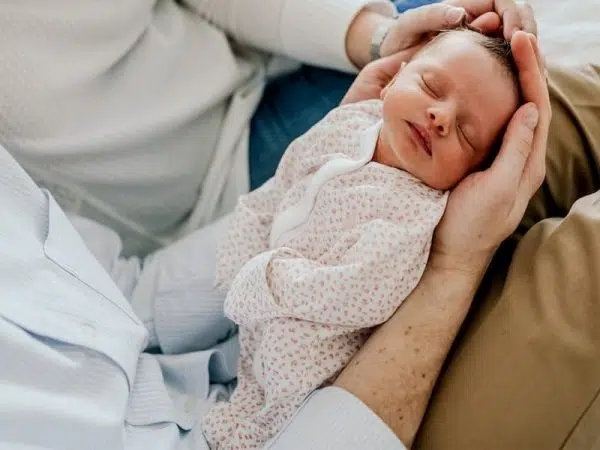 لباس مناسب برای نوزاn تازه متولد شده