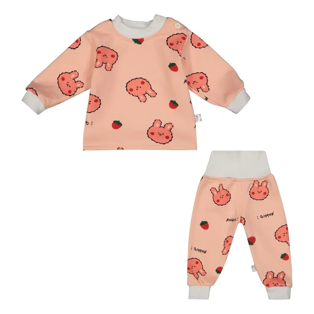 بلوز شلوار نوزادی مخملی با زمینه صورتی طرح توت فرنگی